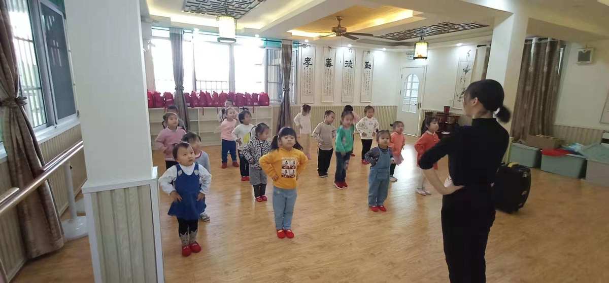 舞动青春，尽情释放自我