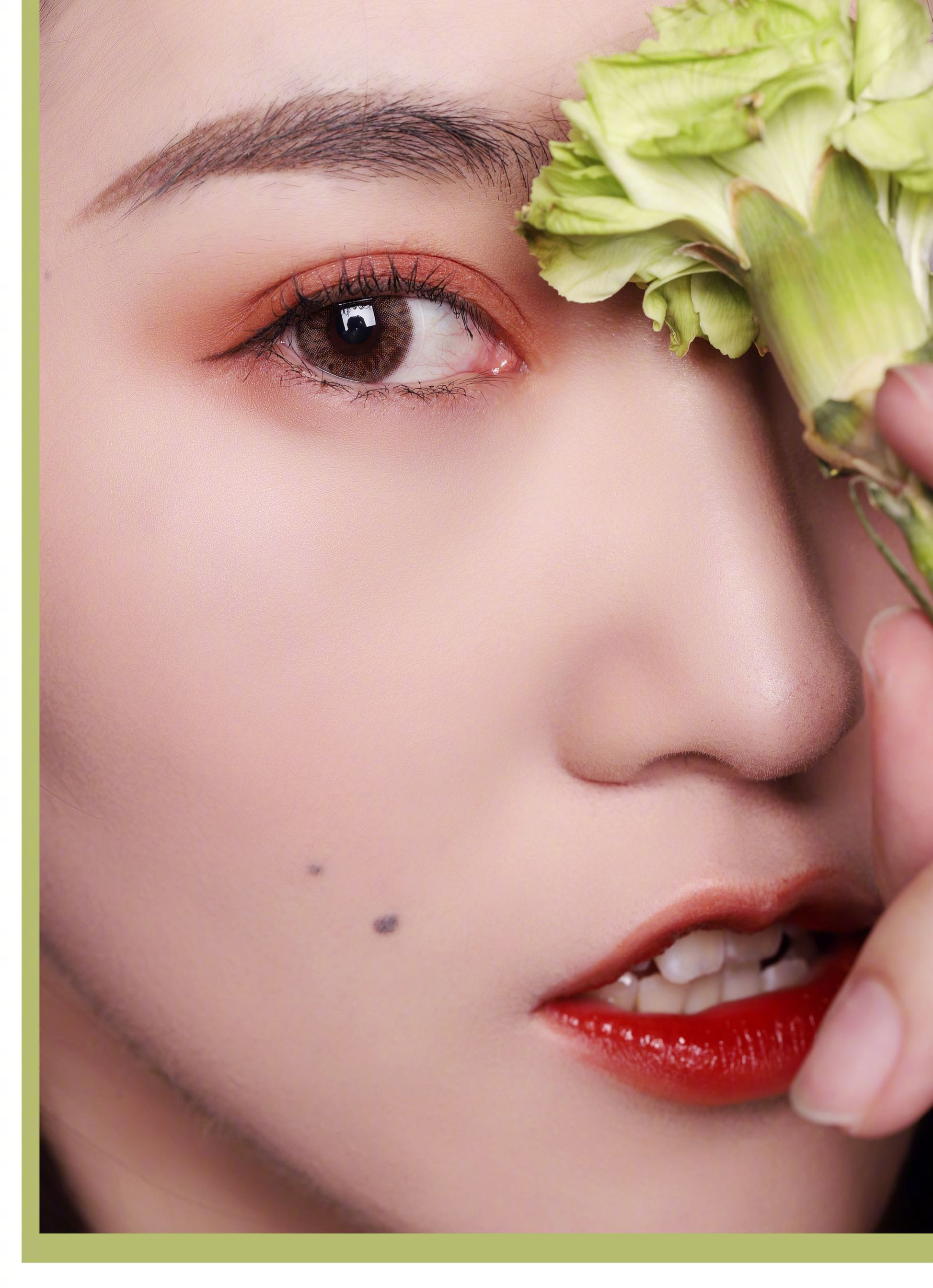 化妆女孩简笔画_化妆女孩图片卡通_女孩化妆