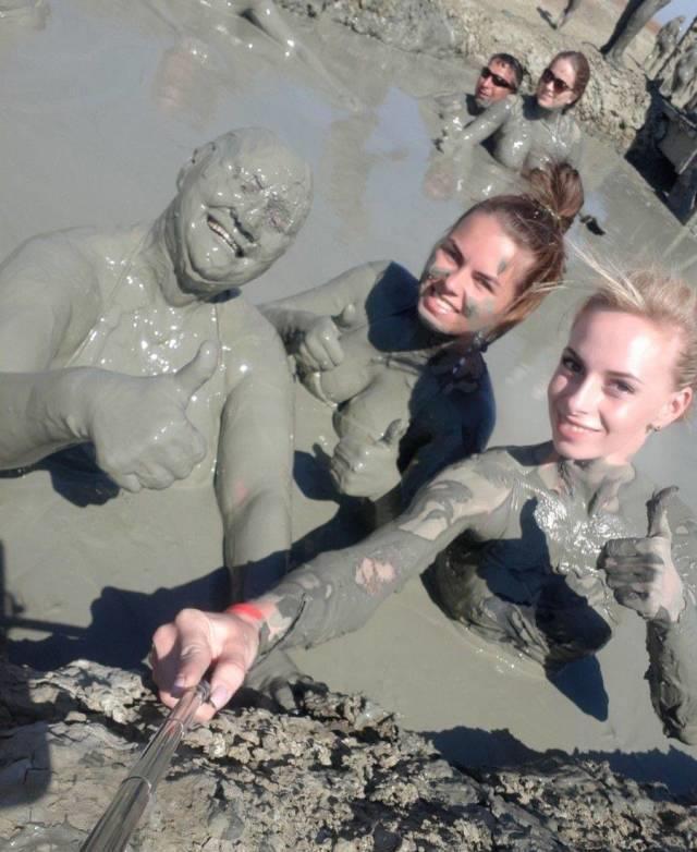 搞笑泥浆尿用英语怎么读_搞笑泥浆尿用英语怎么说_搞笑泥浆去尿用英语怎么读