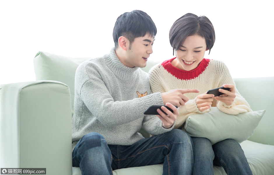 专门玩手机游戏的沙发_沙发打游戏_用手机在沙发上玩游戏好吗