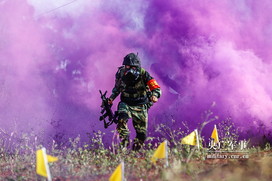 武警可以玩游戏吗_武警玩手机机会多吗_武警玩手机游戏