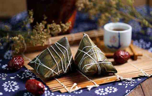 端午节是什么时候-端午节的传统习俗：吃粽子、赛龙舟、挂艾草，千年风俗传承