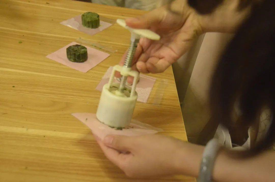手套自制手机游戏教程_自制手机游戏手套_如何制作游戏手套