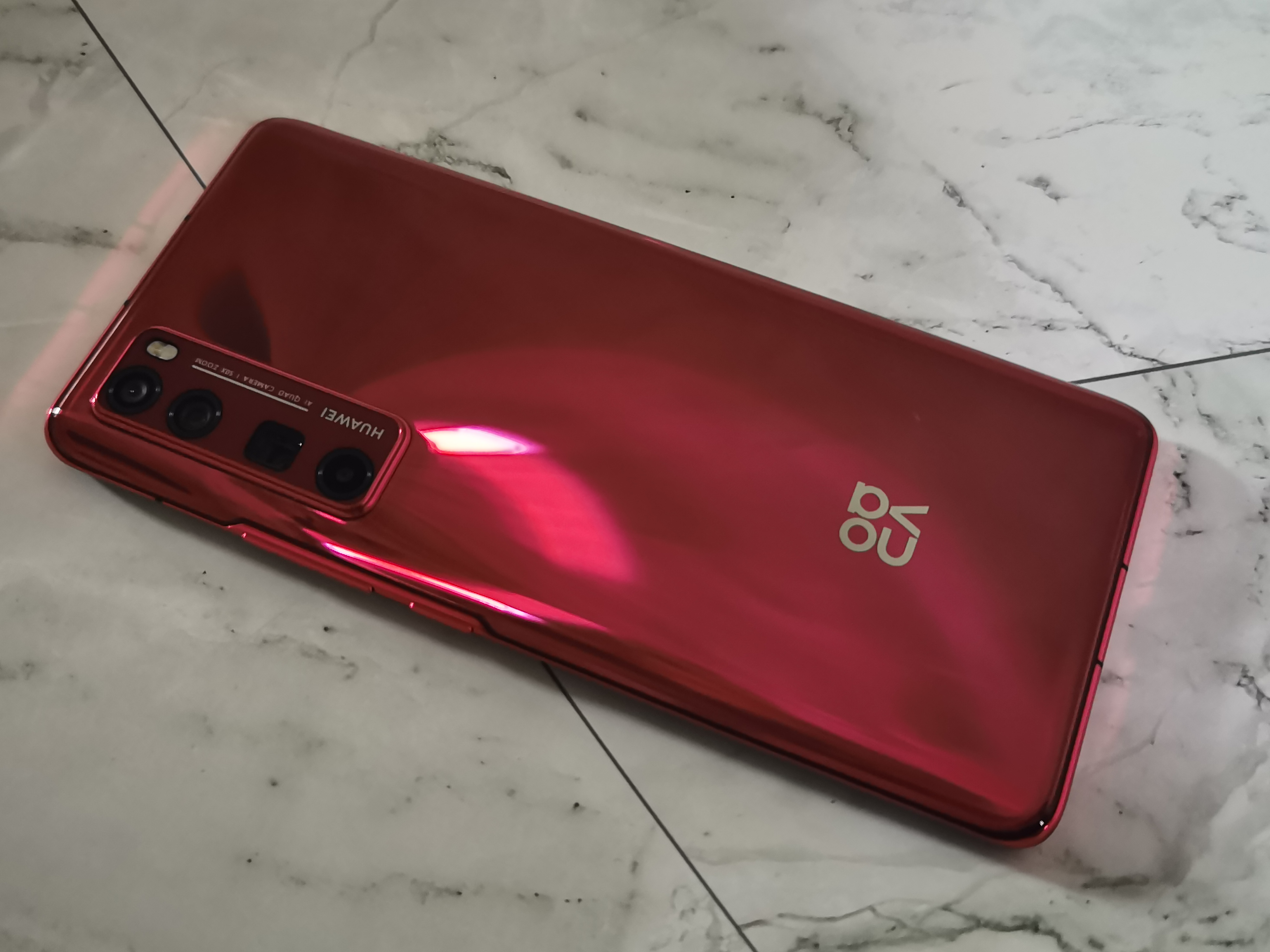 游戏手机推荐华为-华为游戏手机：Mate40Pro 和 Nova8Pro，让你在游戏世界里如鱼得水