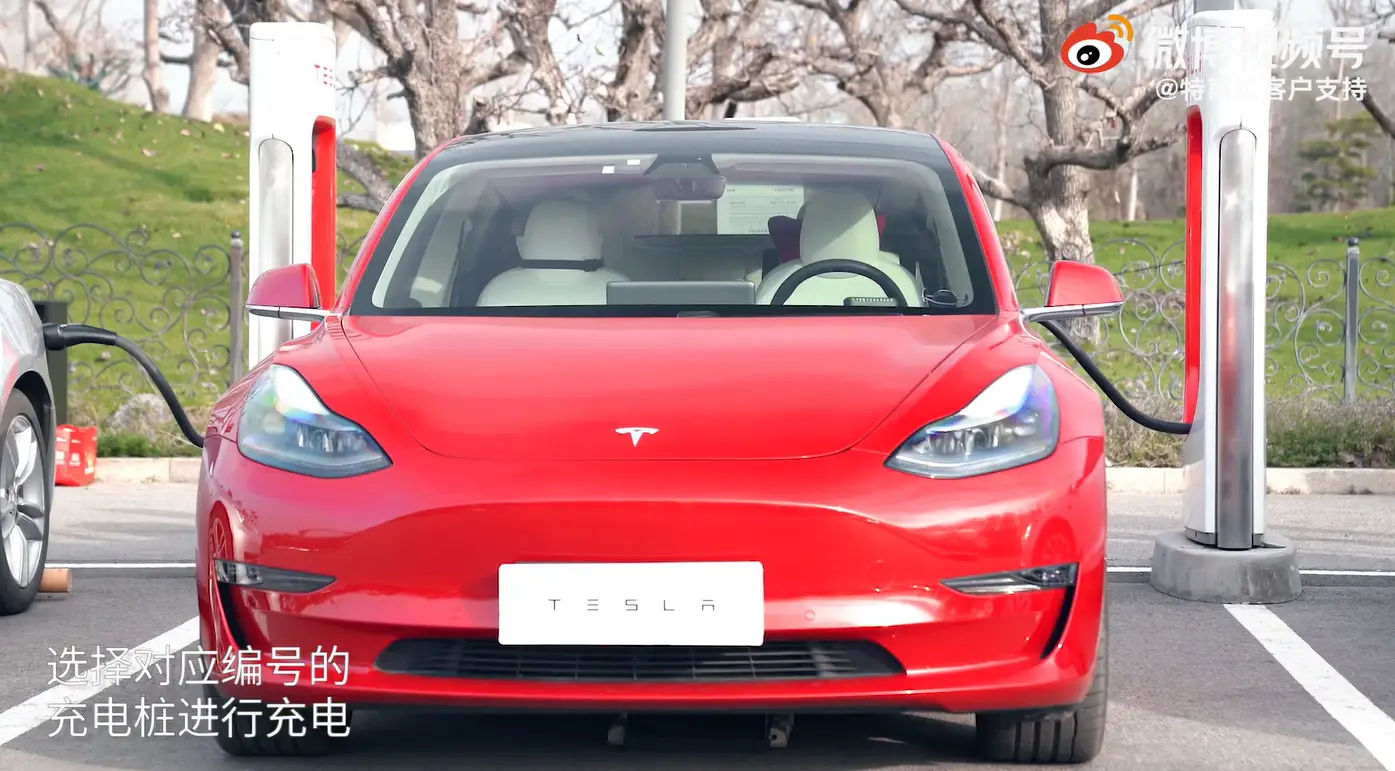 特斯拉玩游戏费电吗_游戏里也能玩的特斯拉手机_特斯拉可以玩英雄联盟吗