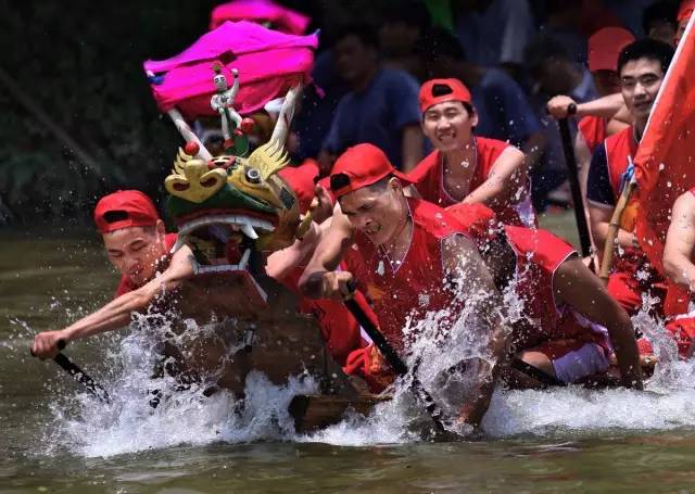 端阳是什么意思-端午节的古色古香与独特习俗：吃粽子、赛龙舟等