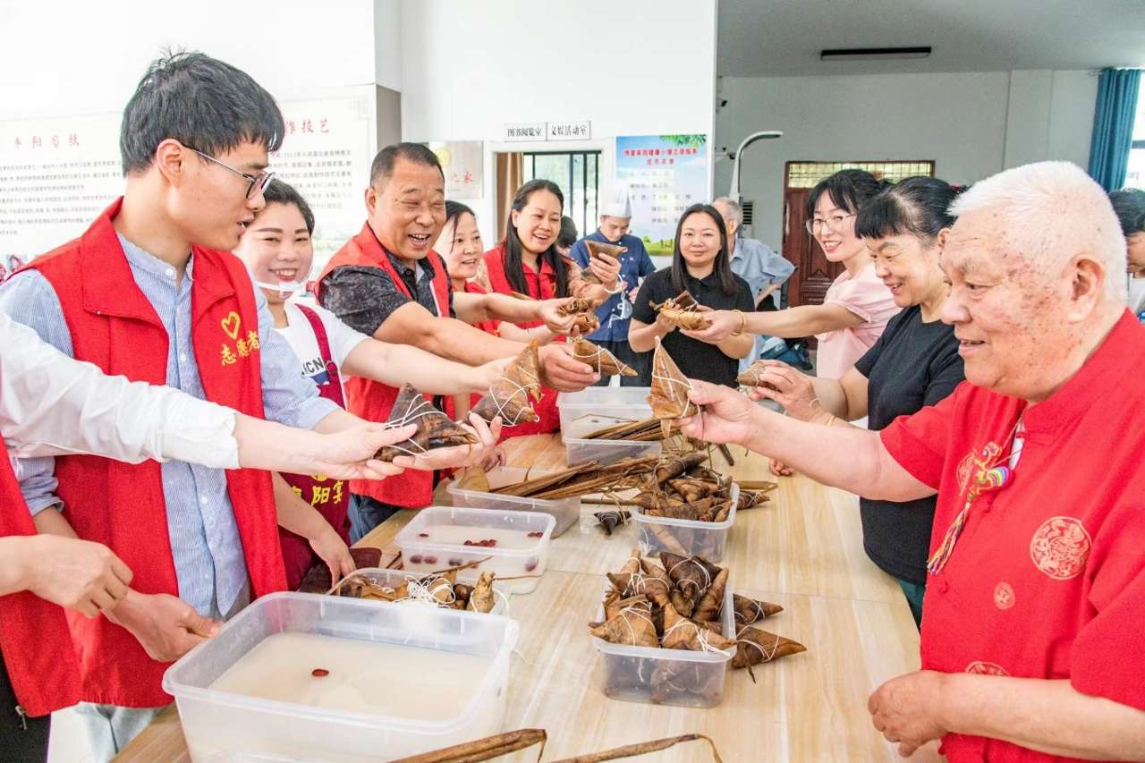 玩游戏怎么给手机加速视频-手机卡顿如龟爬？快来学习加速技巧，让娱乐体验飞起来