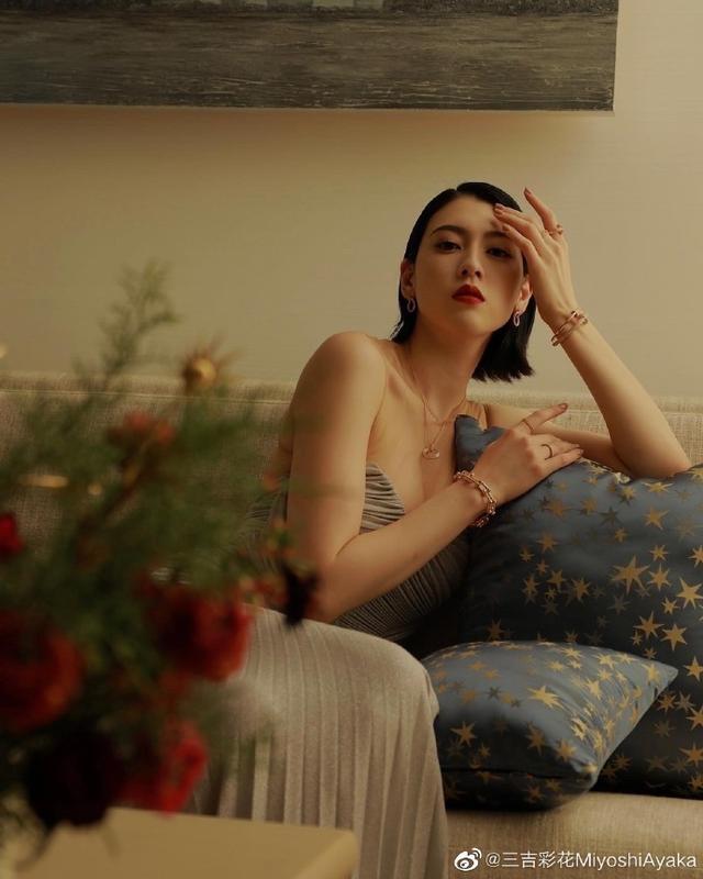 三吉彩花mv-三吉彩花的 MV：视觉与听觉的双重盛宴，让你沉浸在梦幻世界