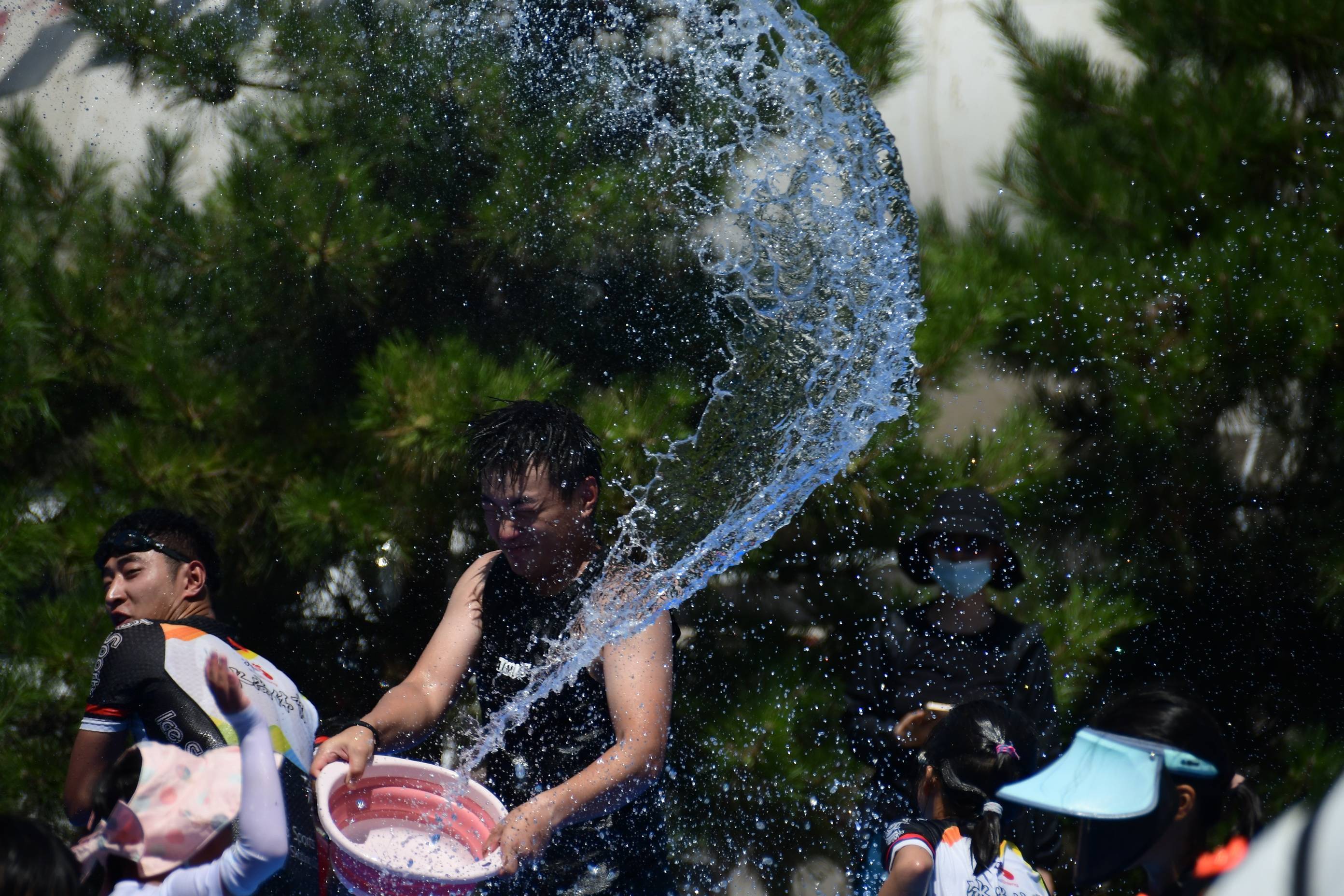 水枪游戏手机支架_大型水枪游戏_带架水枪的优点