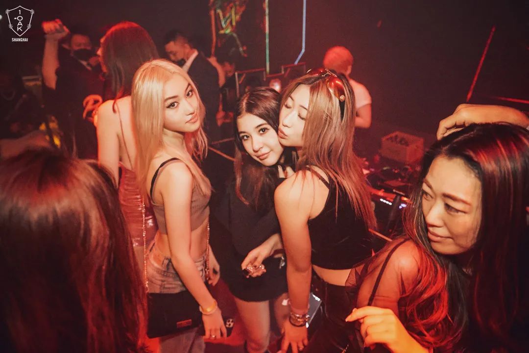 响酒吧手机游戏怎么玩_响酒吧游戏手机_响livehouse酒吧
