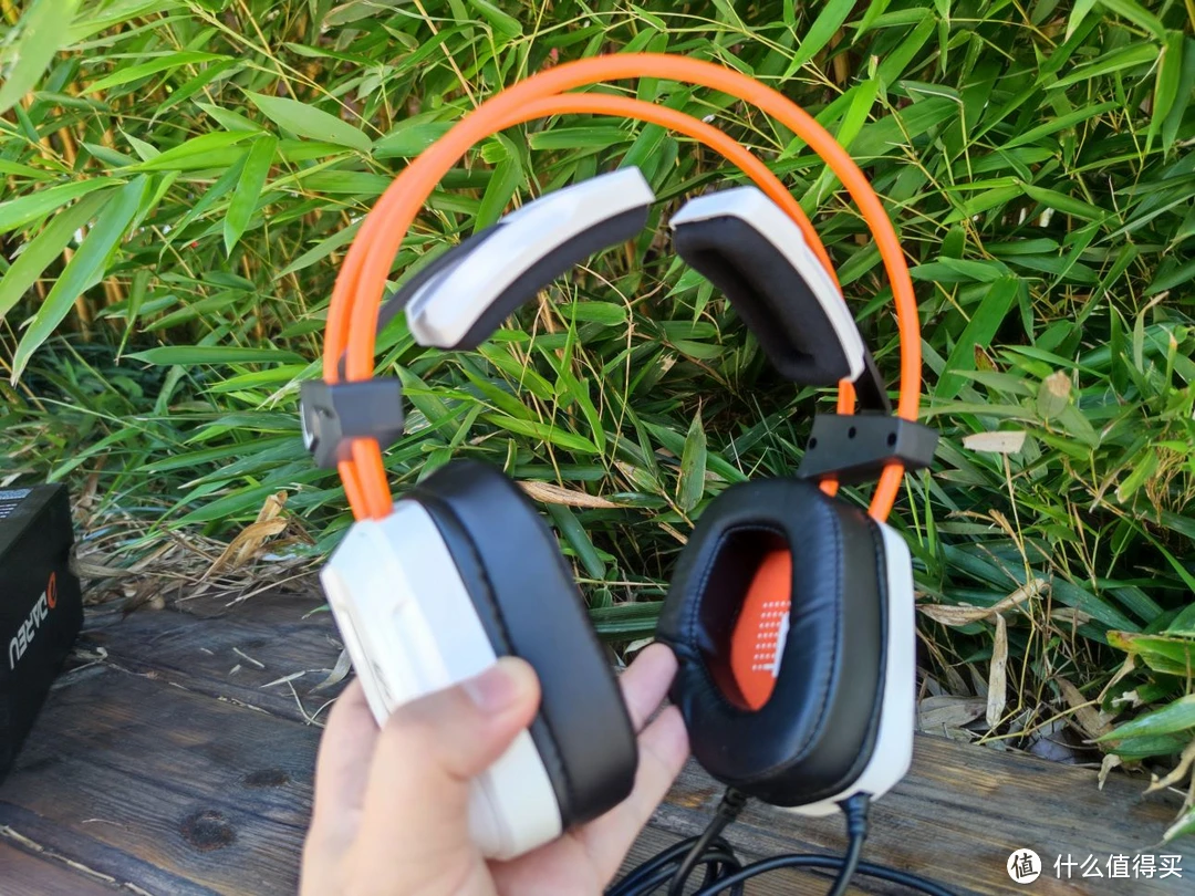 游戏手机耳机排行-游戏手机耳机大揭秘：战神降临、电竞之星等，哪款才是你的吃鸡神器？