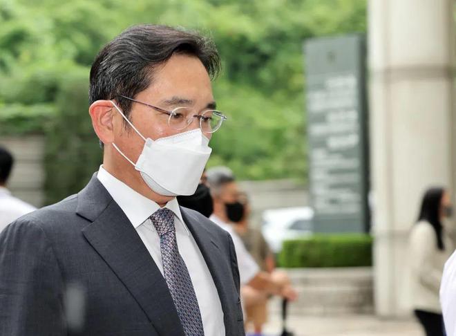 犯人犯泽先生_犯人犯泽先生赤井秀一是哪一画_犯人犯泽先生25