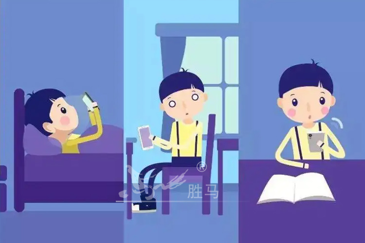 小孩拆封游戏手机-五岁孩子拆手机引家长哭笑不得，好奇心与探索欲如何引导？