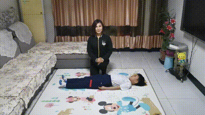 亲子拉伸游戏,提升儿童身体素质”
